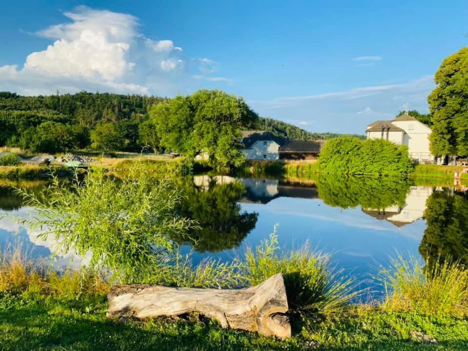 Penzion A Restaurace Belecky Mlyn Pteni Eksteriør bilde