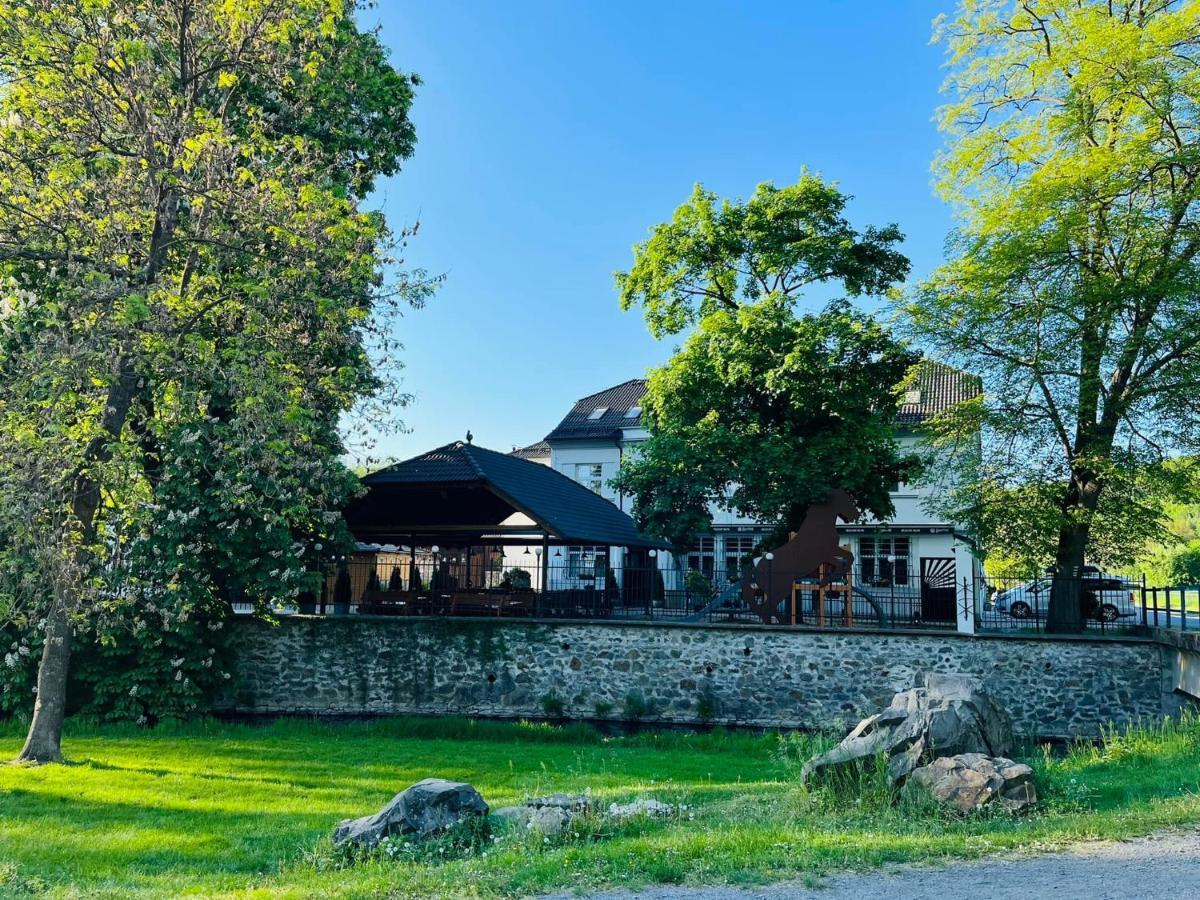 Penzion A Restaurace Belecky Mlyn Pteni Eksteriør bilde