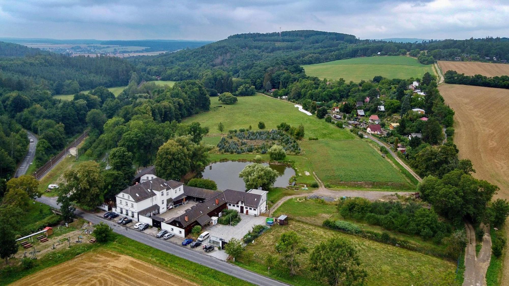Penzion A Restaurace Belecky Mlyn Pteni Eksteriør bilde